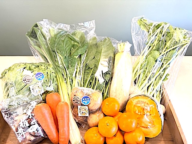 季節のあんしん野菜10～12品目セット〈ファミリア〉