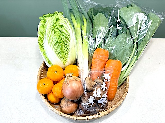 季節のあんしん野菜8～9品目セット〈アモーレ〉