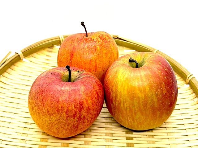 りんご（サンふじ)